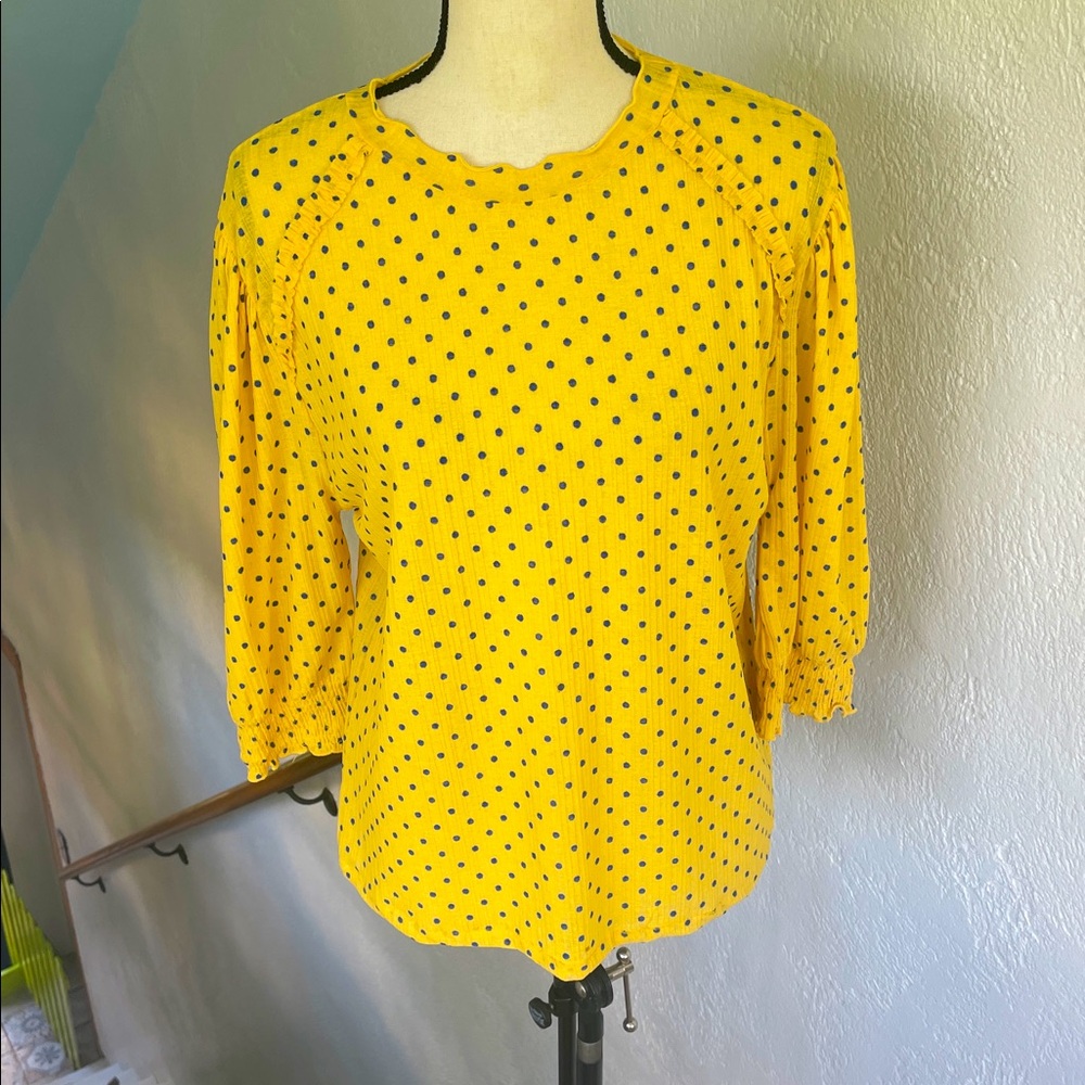 Zara ladies yellow 1/2 sleeve‎ stretch blouse in yellow w blue polka dot size XL
